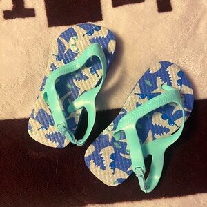 NWOT Toddler 7/8 Shark Sandals Flip Flops - Blue and Green